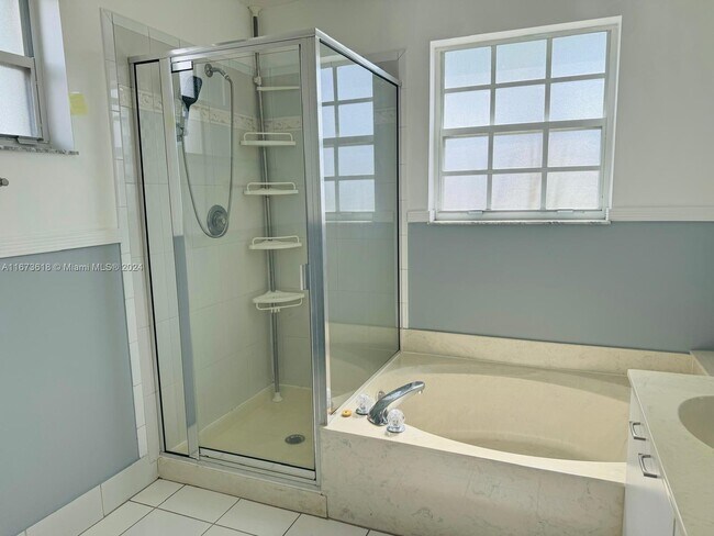 Foto del edificio - 335 NW 152nd Ln