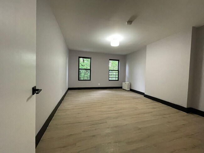 Building Photo - 17 Belmont Ave