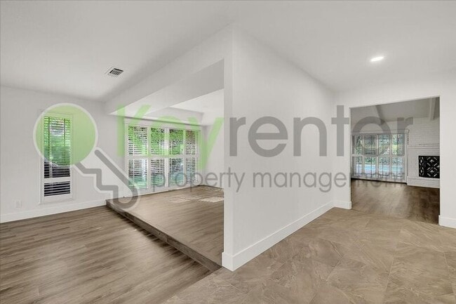 Building Photo - 304 Diamond Oaks Rd