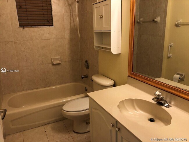 Building Photo - 17600 NW 73rd Ave