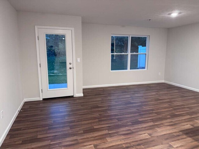 Foto del edificio - 3358 New Year Dr