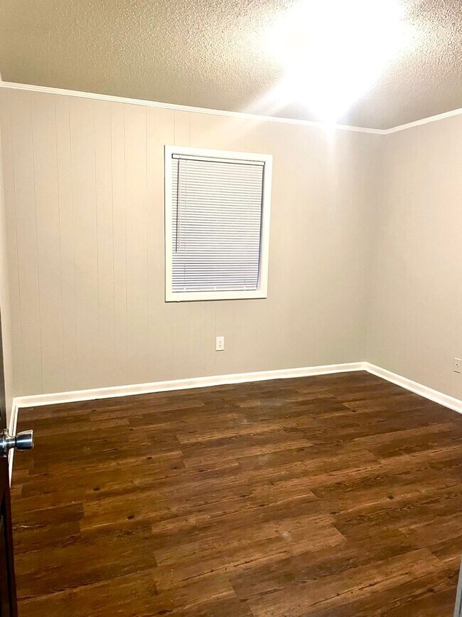 Foto del edificio - 201 E Baldwin