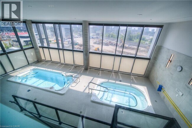 Photo du bâtiment - 15 Wellington St S