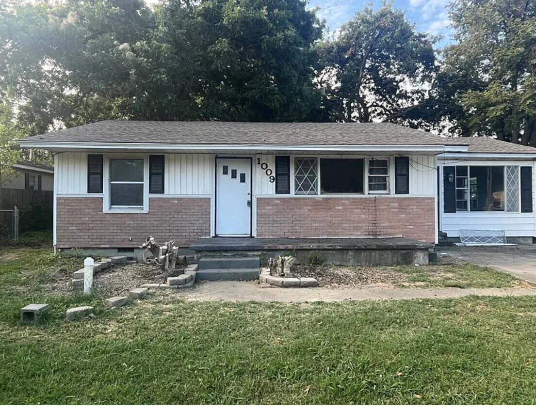 Foto principal - 1009 E Gardena St