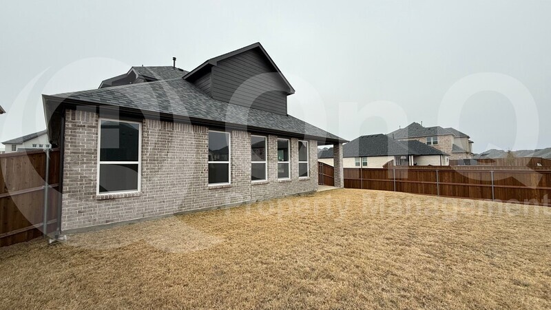 Building Photo - 220 Santa Lucia Dr