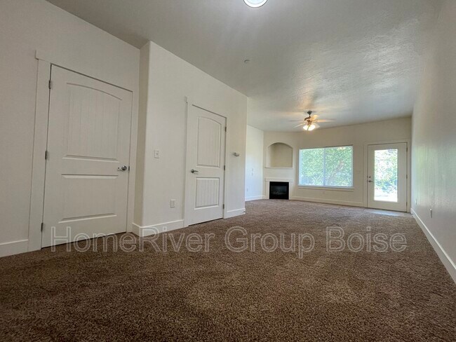 Building Photo - 16674 N Profit Cir