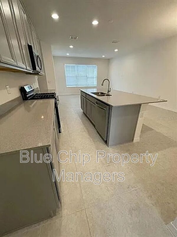 Foto del edificio - 6322 Goldcoast Ave