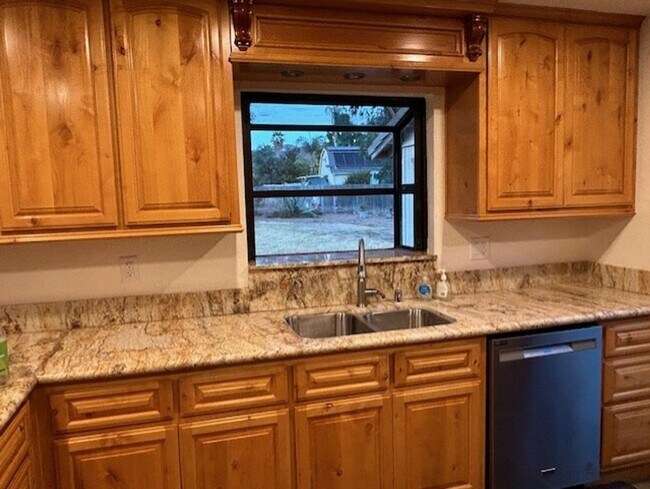 Building Photo - SDCE,RAMONA   3 br 2 ba house with SOLAR