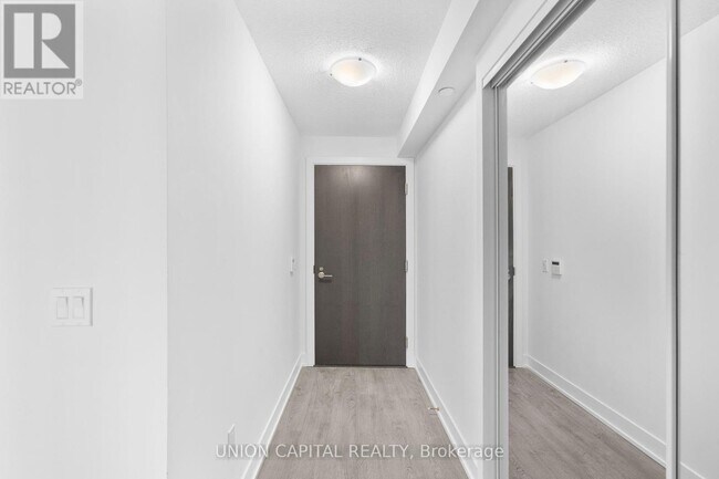 Building Photo - 9-2329 Mabelle Ave