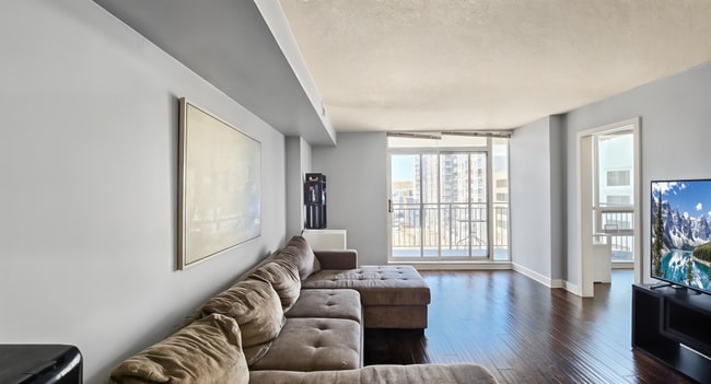 Photo du bâtiment - 1.0 bedroom in Calgary Alberta T2R 1S5