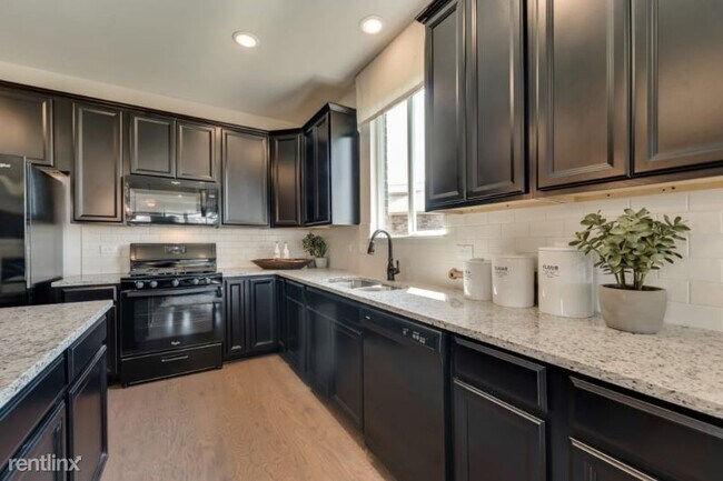 Building Photo - 4 br, 3 bath House - 1203 Perrin Dr
