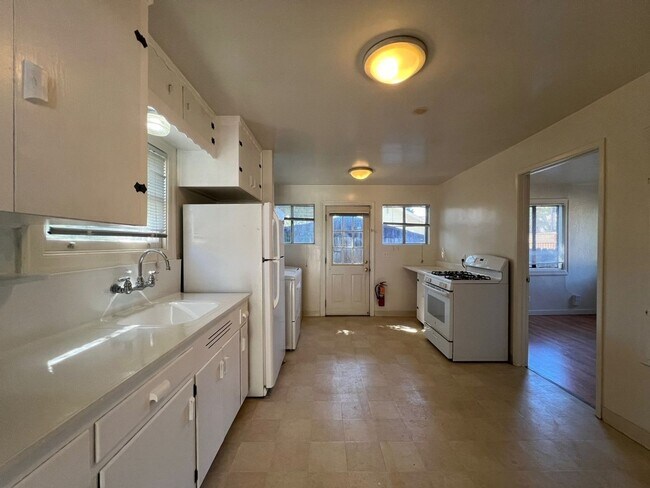 Foto del edificio - 2137 Oak St