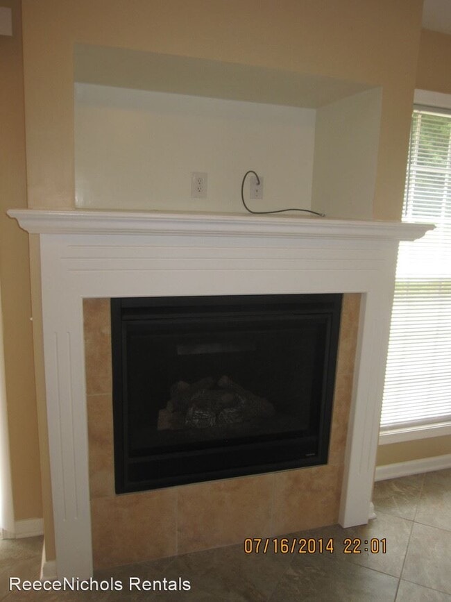 Building Photo - 3 br, 3 bath House - 4115 Springfield