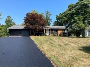 Building Photo - 961 Garden Ln
