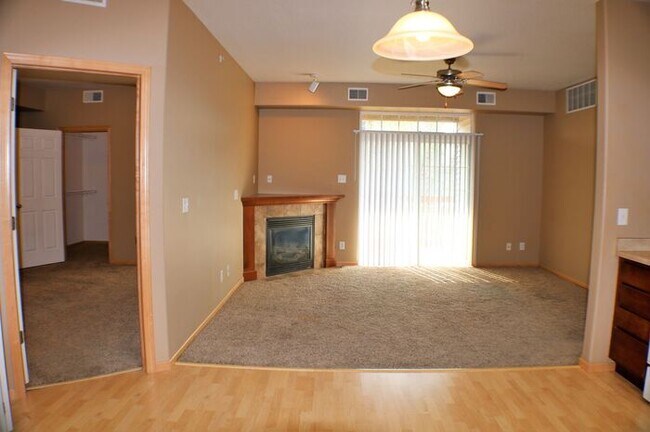 Building Photo - $1,275 | 3 Bedroom, 2 Bathroom Condo | Dog...