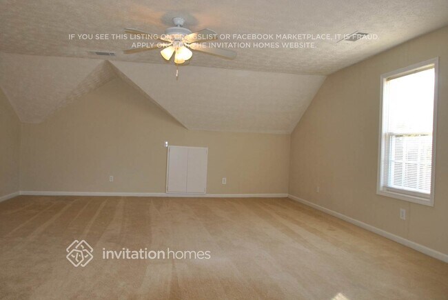 Building Photo - 135 Long Creek Dr