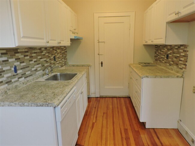 Building Photo - 353 Harvard St