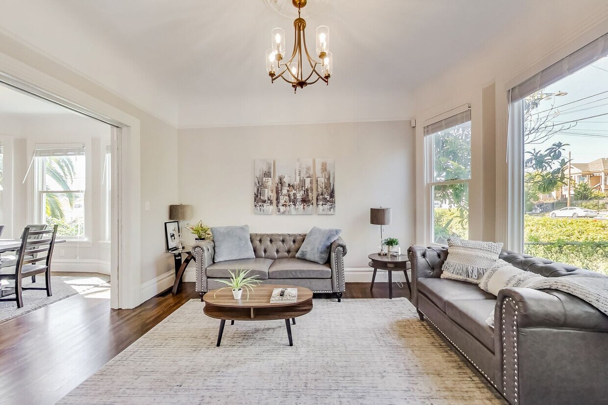 Foto principal - 2207 E 21st St