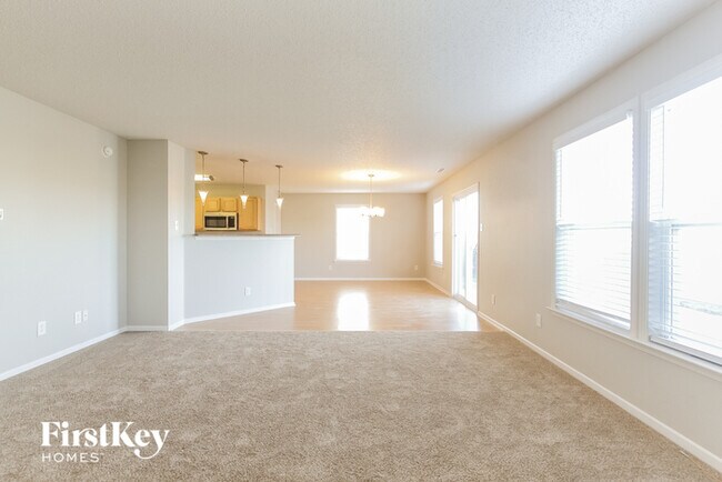 Building Photo - 8250 S Rising Sun Dr