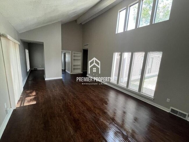 Building Photo - 3357 E Oak Side Dr