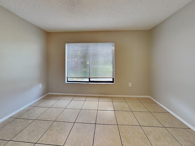 Building Photo - 1388 Bramblewood Dr