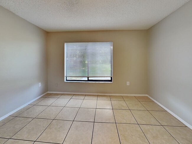 Foto del edificio - 1388 Bramblewood Dr