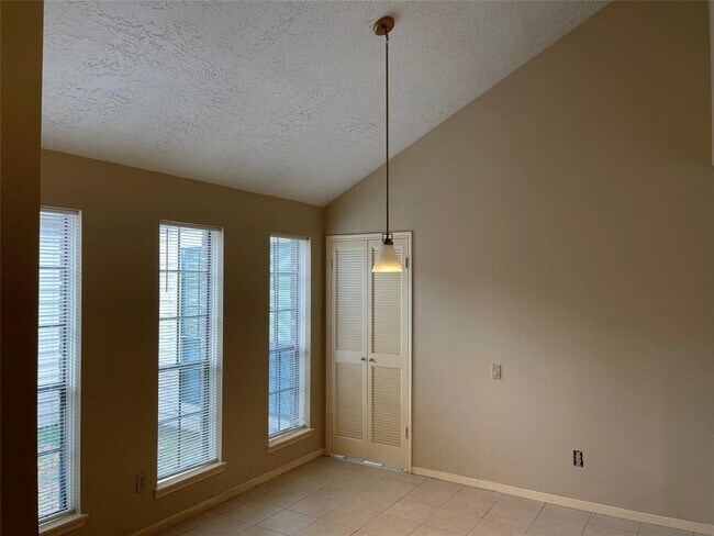 Foto del edificio - 122 Queens Ct