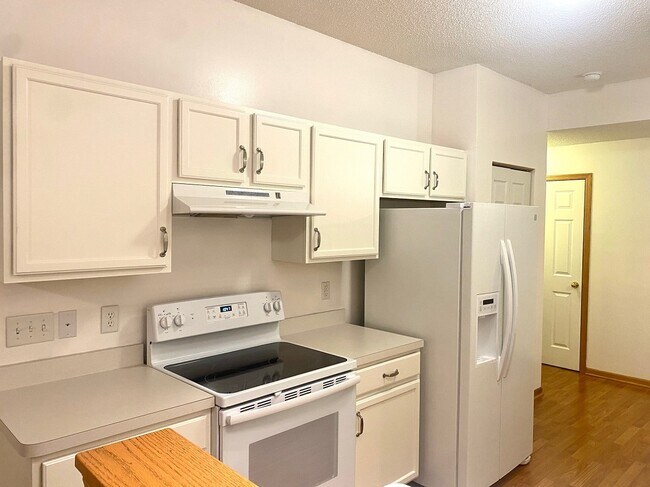 Building Photo - 1592 Liberty Cir