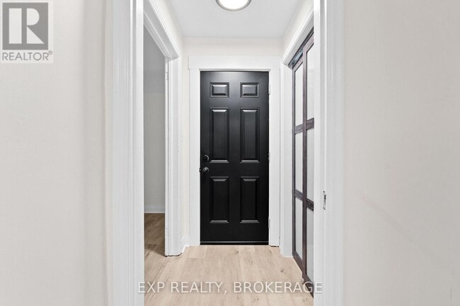 Photo du bâtiment - 493 College St