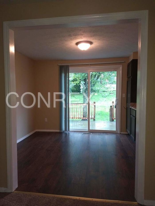 Foto del edificio - Beautiful Quad-Level home!!!