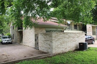 Building Photo - 900 N Austin St