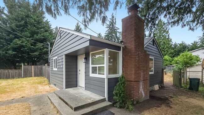 Foto del edificio - Updated 2-Bed Home Near Parks, Transit, and Light Rail
