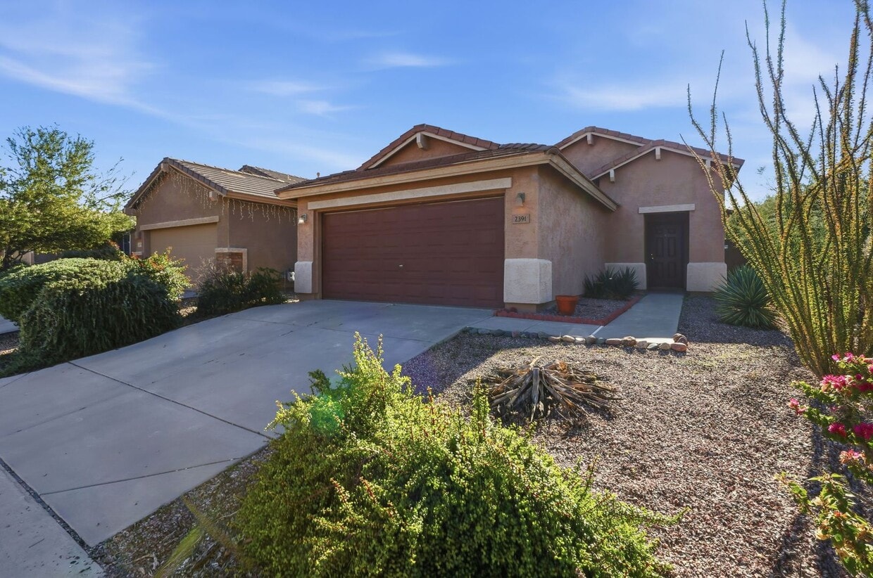Foto principal - 3 bedroom home in queen creek, ready to go!-1 MONTH FREE WITH A 13 MONTH LEASE!
