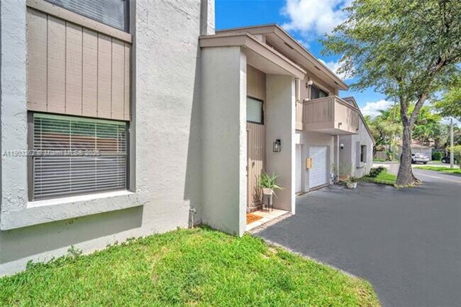 Photo - 10611 SW 113th Pl Apartment