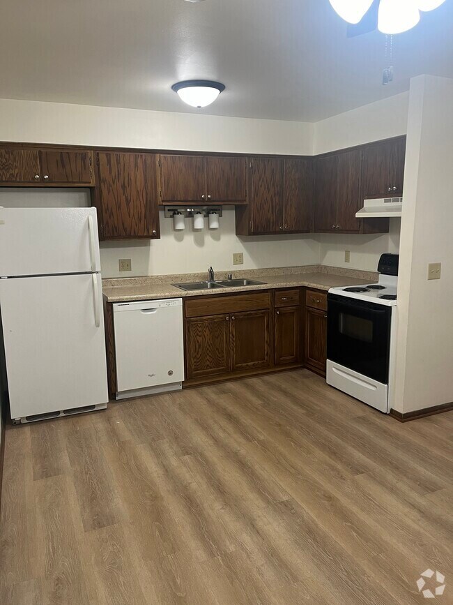 Maplewynde Apartments for Rent with Extra Storage West Bend, WI 1 Rentals