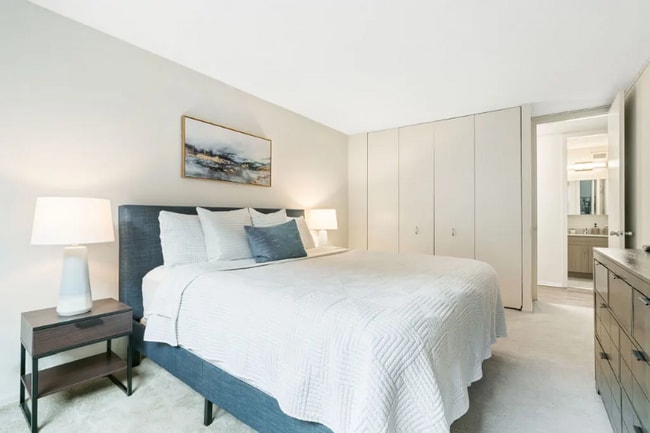 Foto del edificio - 1064 N Dearborn St