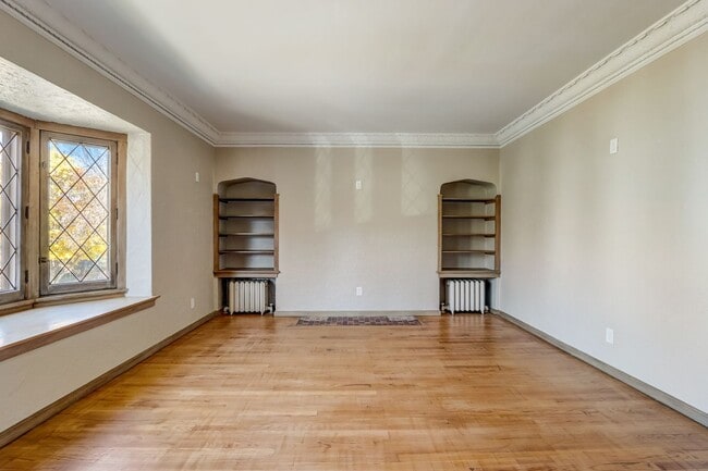 Foto del edificio - 3314 N Hackett Ave