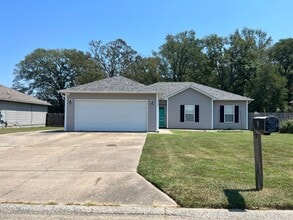 Building Photo - 49 Gold Meadow Loop