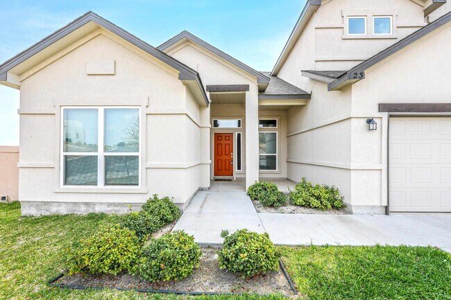 Building Photo - 423 Quieto Dr