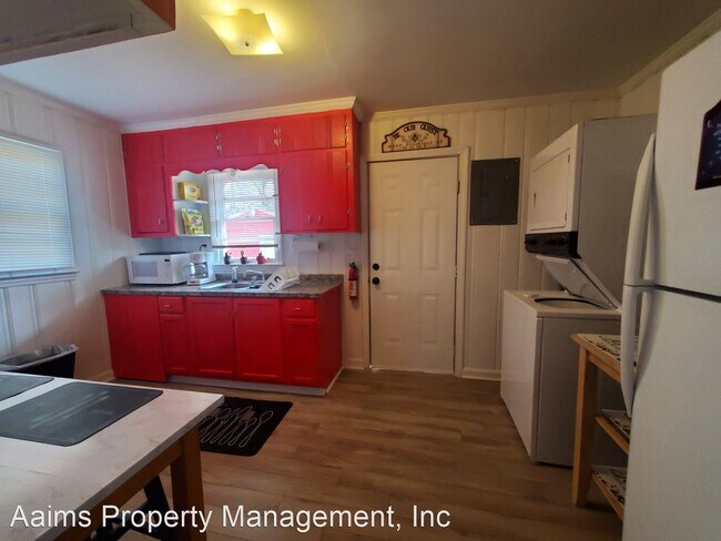Building Photo - 2 br, 1 bath House - 414-A Lake Avenue