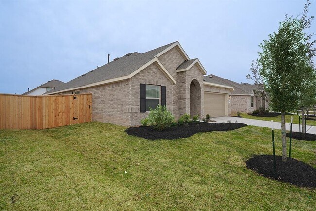 Building Photo - 3705 River Sand Rd