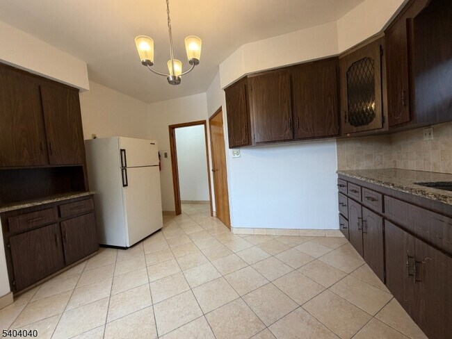 Foto del edificio - 106 Glenridge Ave