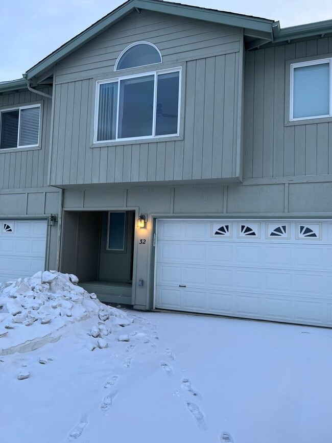 Building Photo - 401 S Wasilla St