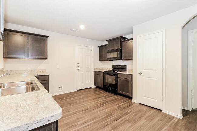 Building Photo - 2237 Onyx Ln