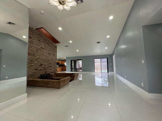 Foto del edificio - Beautiful 3 Bedroom Home in West Lauderhill