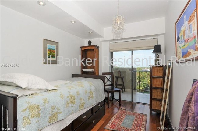 Foto del edificio - 77 Crandon Blvd