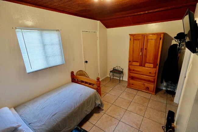 Foto del edificio - 1866 El Sereno Ave