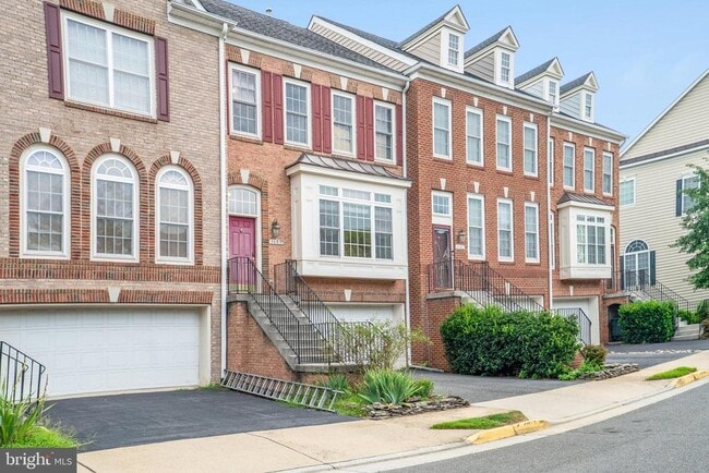 Foto del edificio - 4684 Carisbrooke Ln