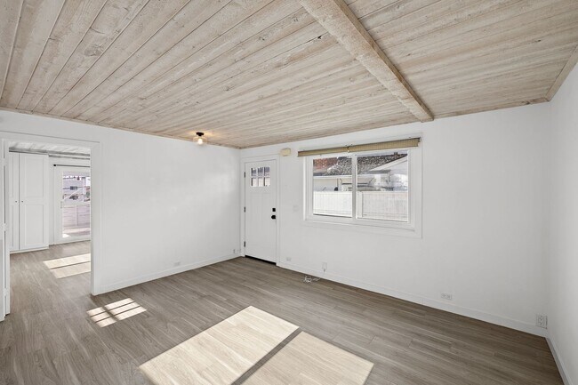 Building Photo - 231 W Canada