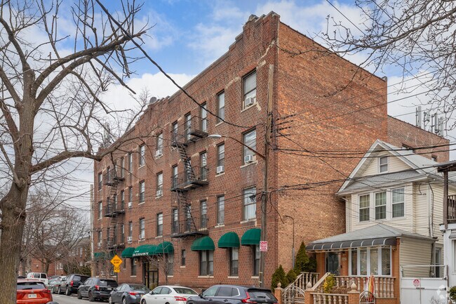Building Photo - 101-33 108th St
